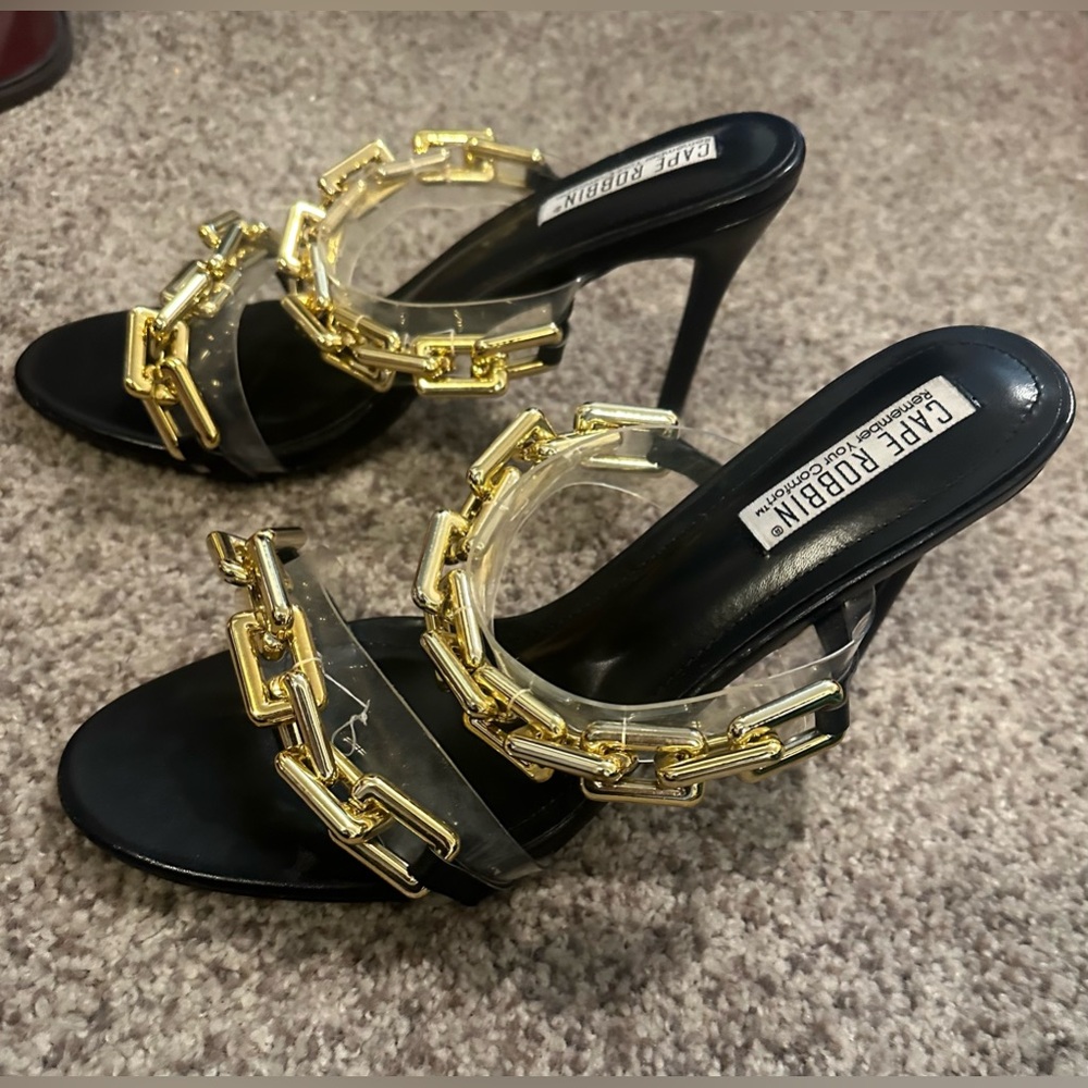 Black Stiletto w/ Gold Chain Strap -Sz 11